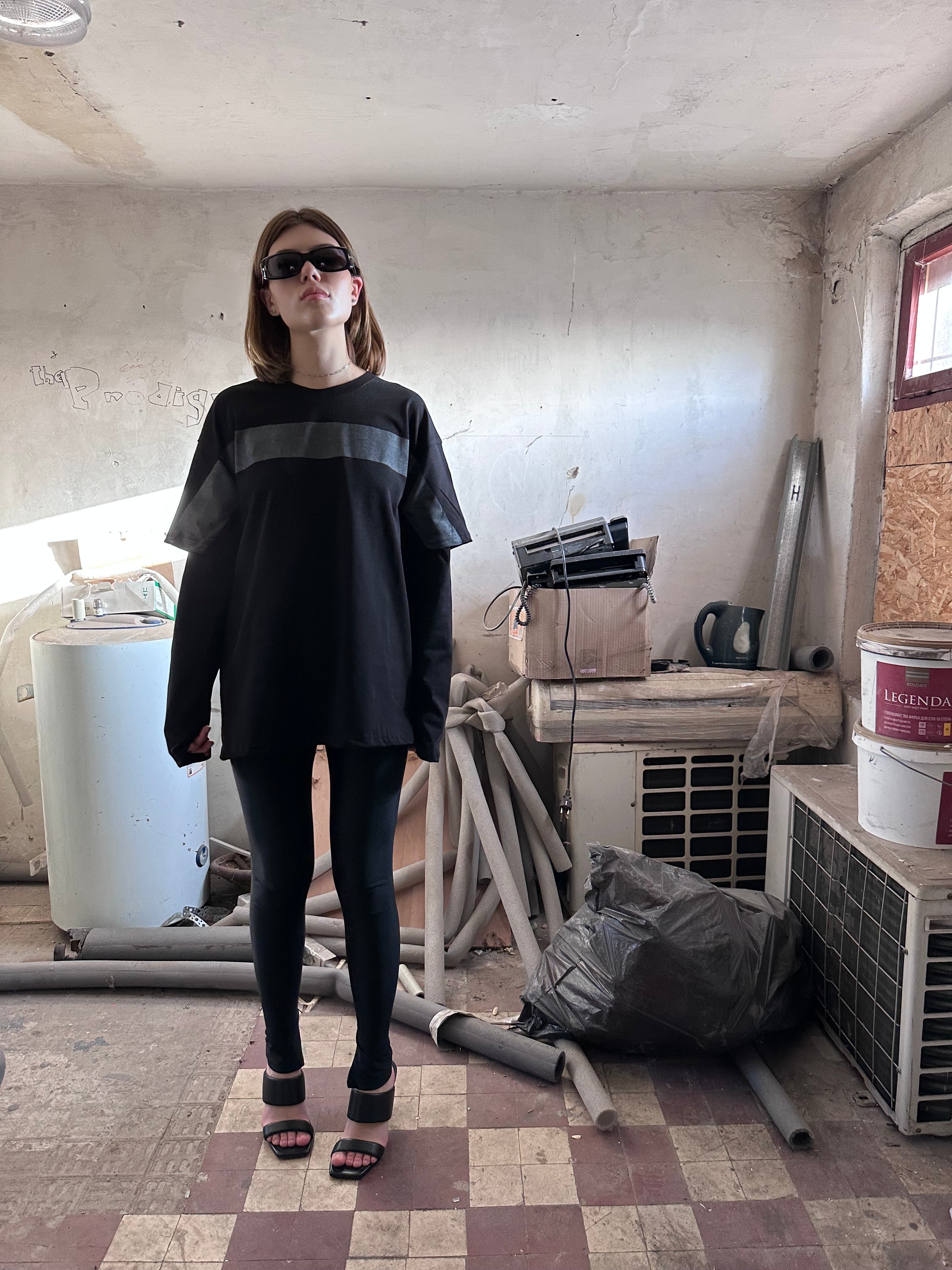 LONG WITH TIGHT SLEEVES