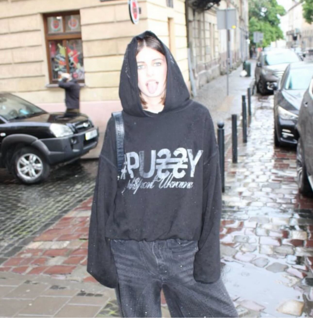 PUSSY HOODIE BLACK