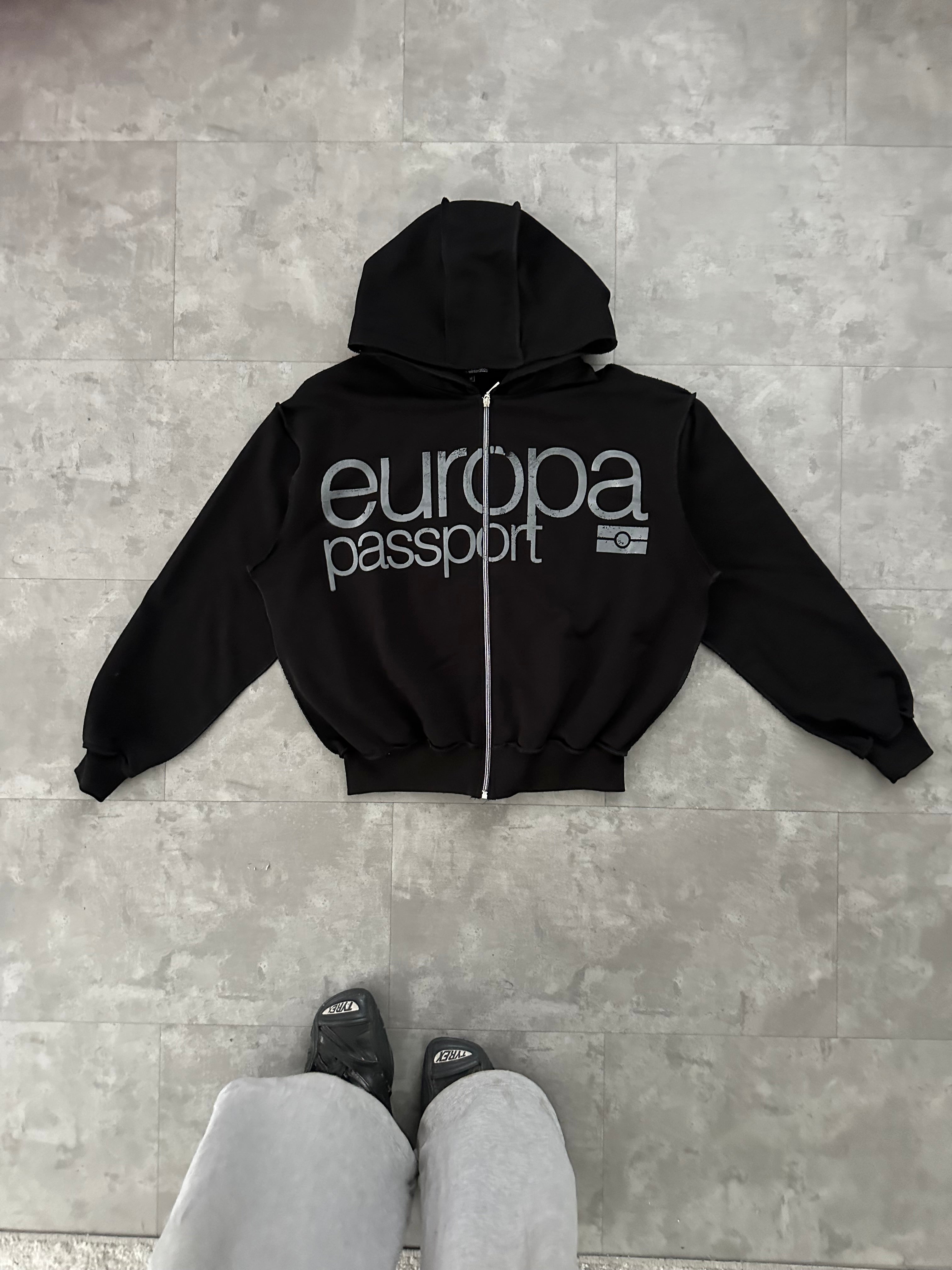 EUROPA ZIP BLACK