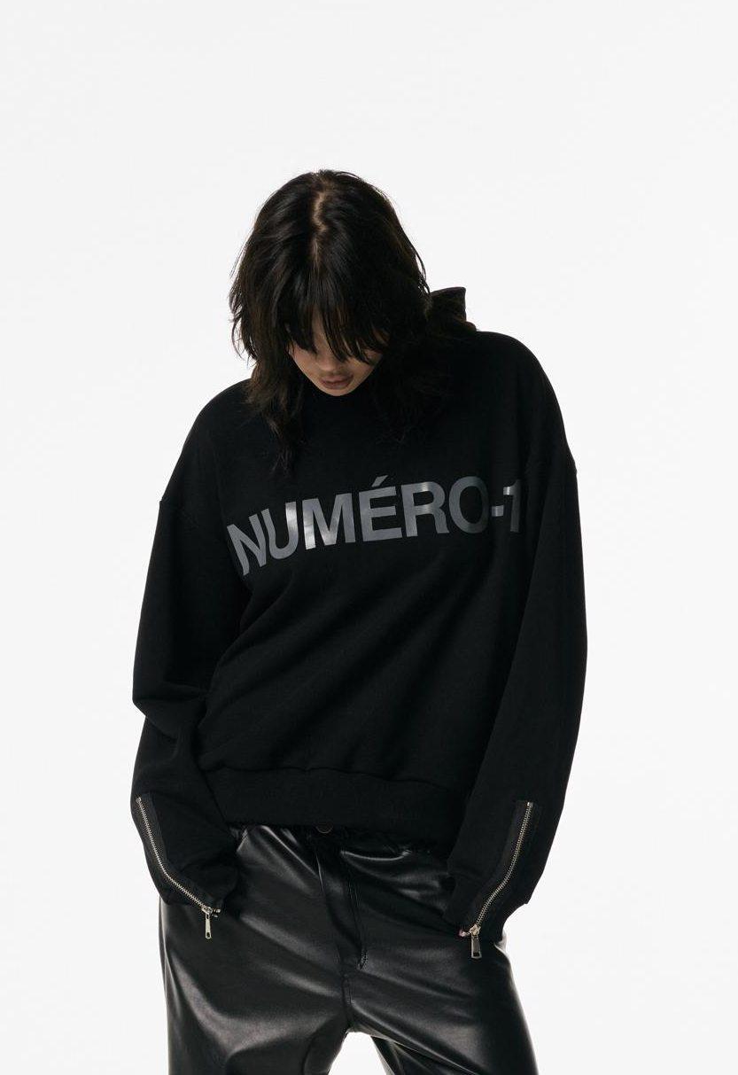 NUMÉRO-1 HOODIE – PASSPORTUKRAINA